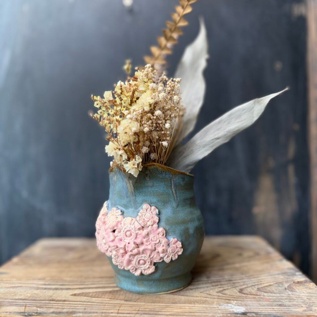 Japanische Blumenvase „Hanazono“ – Handgemachte Keramikvase